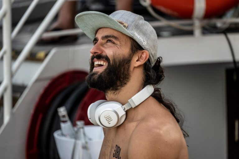 „Chop wood, carry water”. Drumul lui Cătălin Preda spre finala mondială de high-diving din Fukuoka
