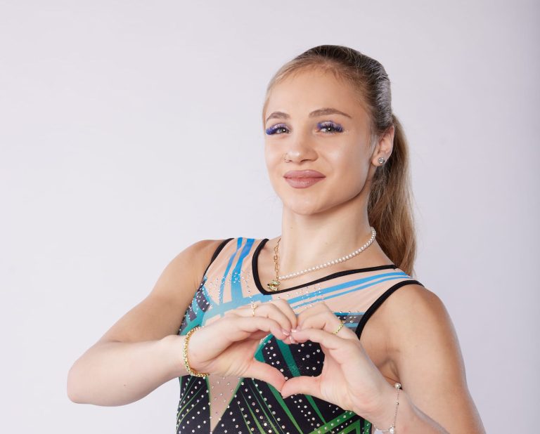 Sabrina Voinea – “Trebuie de multe ori să te autodepășești (…) Abia când o să fii mare îți vei da seama de munca din urmă”