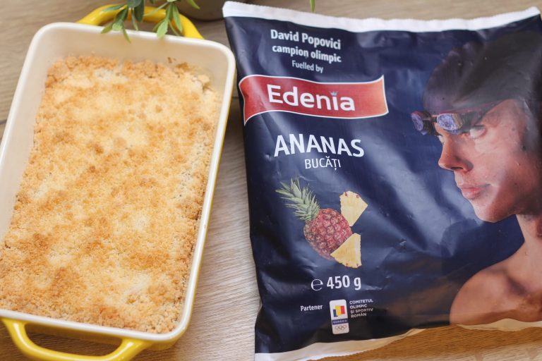 Crumble de ananas caramelizat 