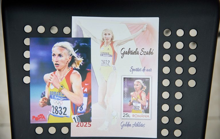 Gabi Szabo, prezentă la lansarea propriei mărci poștale